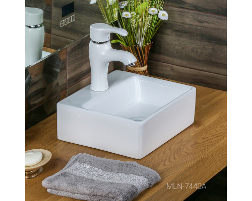 Раковина MELANA MLN-7440A